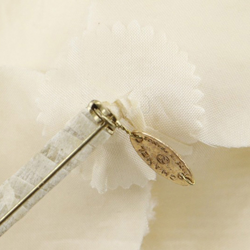 Pre-Loved Chanel Wool Camellia Brooch - Picture 6 of 9